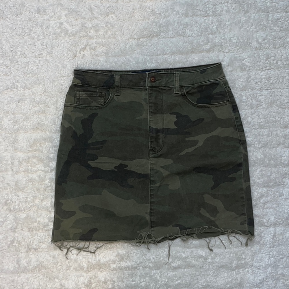 Hollister Camo Ultra high rise skirt with pockets
